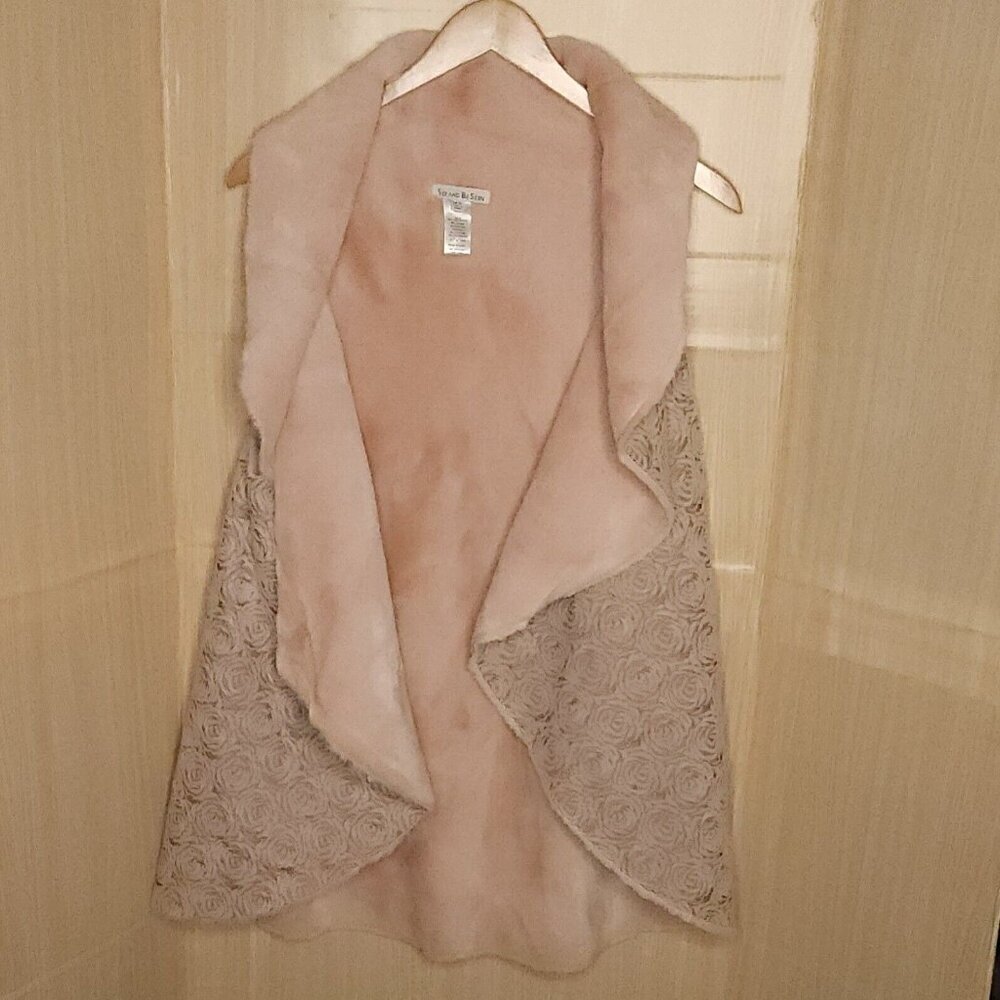 See And Be Seen Pink Faux Fur Rose Print Vest Medium Large